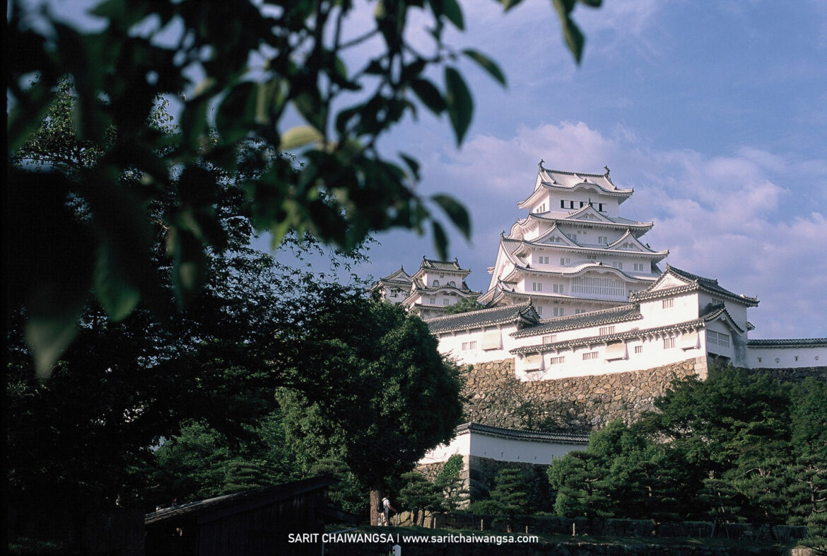 The World Cultural Heritage: The National Treasure of Himeji Castle by Minolta sRT 101 & Agfa Photo CT Precisa 100 sarit chaiwangsa minolta srt 101 agfa photo himeji castle 9